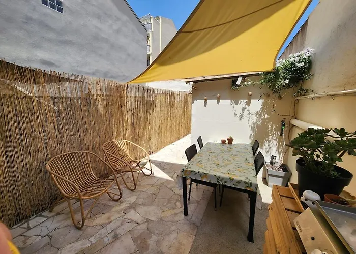 La Casa Rosie, Charme Paisible A Les Flots بيت للعطل